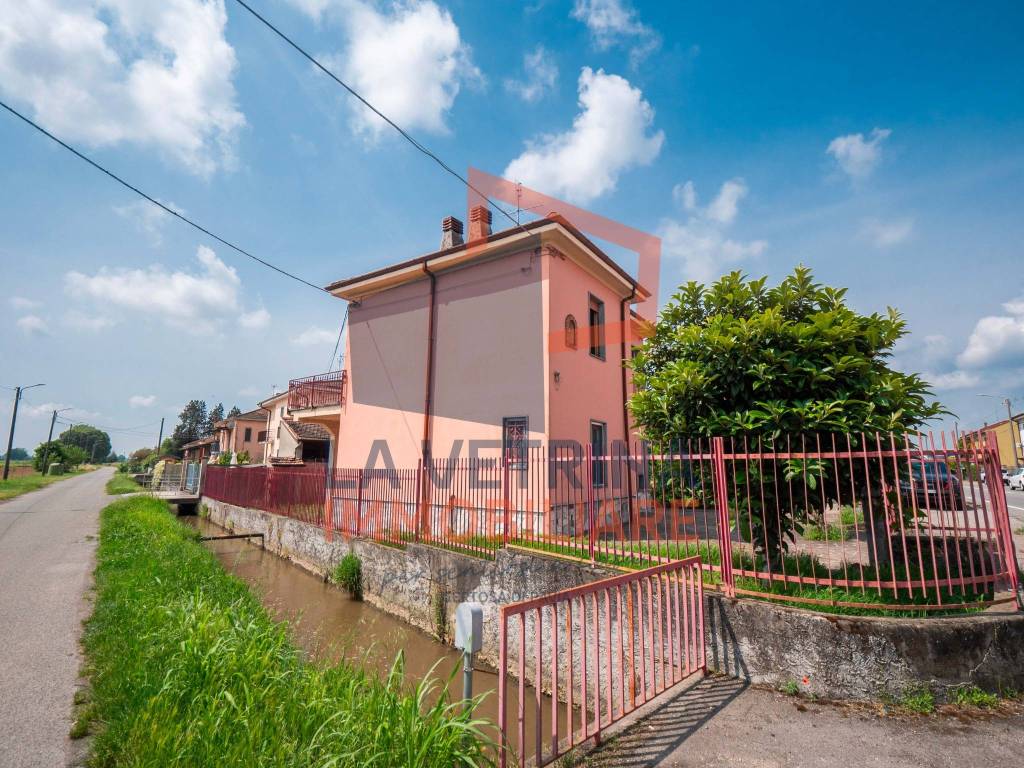 Villa a Pavia in Via Trovamala, 39 - Foto 2