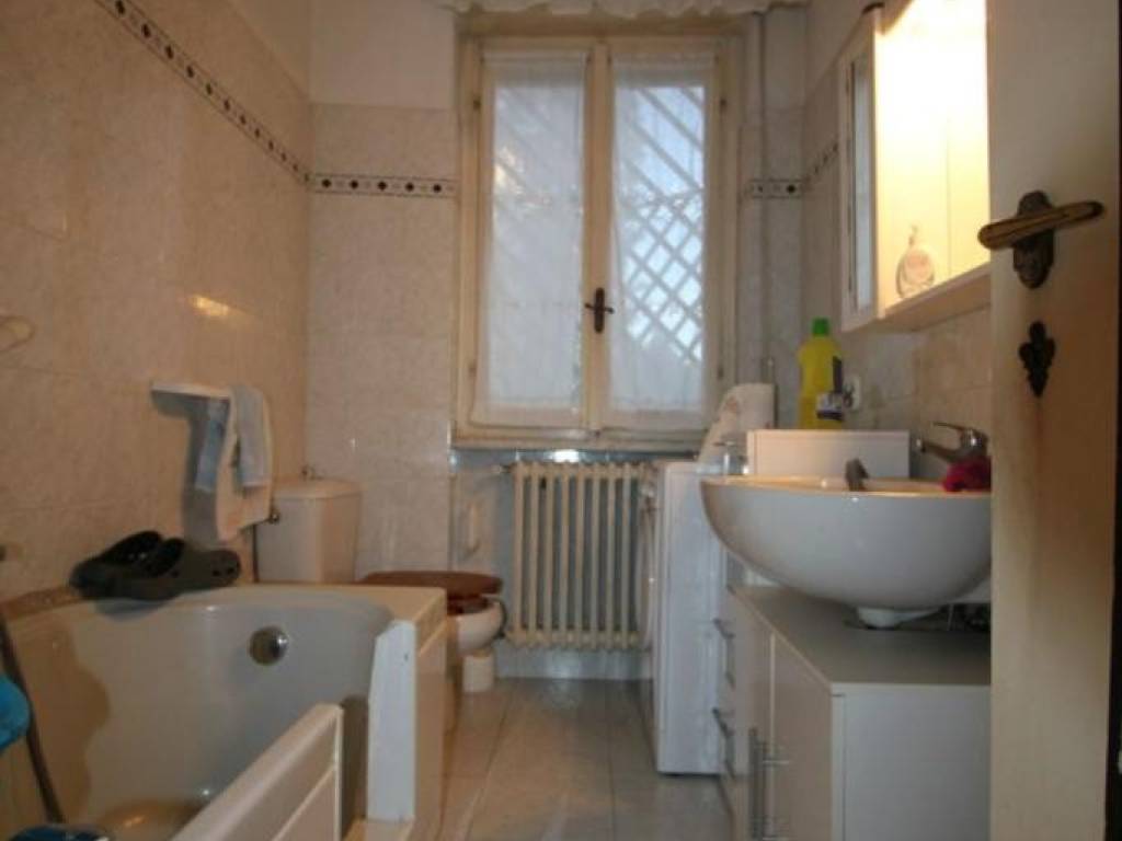 Villa a Gorla minore in Via Aliprandi - Foto 4