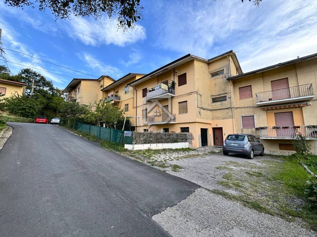 Appartamento a Castel baronia in Via Alcide De Gasperi - Foto 2