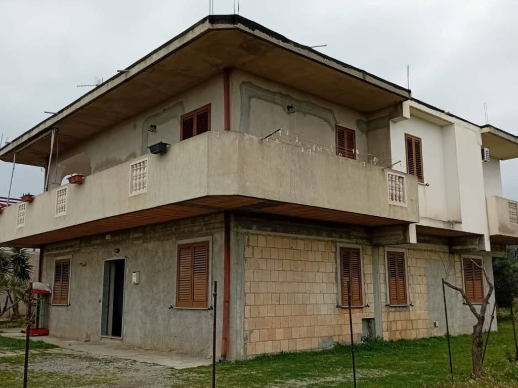 Villa a Bovalino in Via Ugo Foscolo - Foto 2