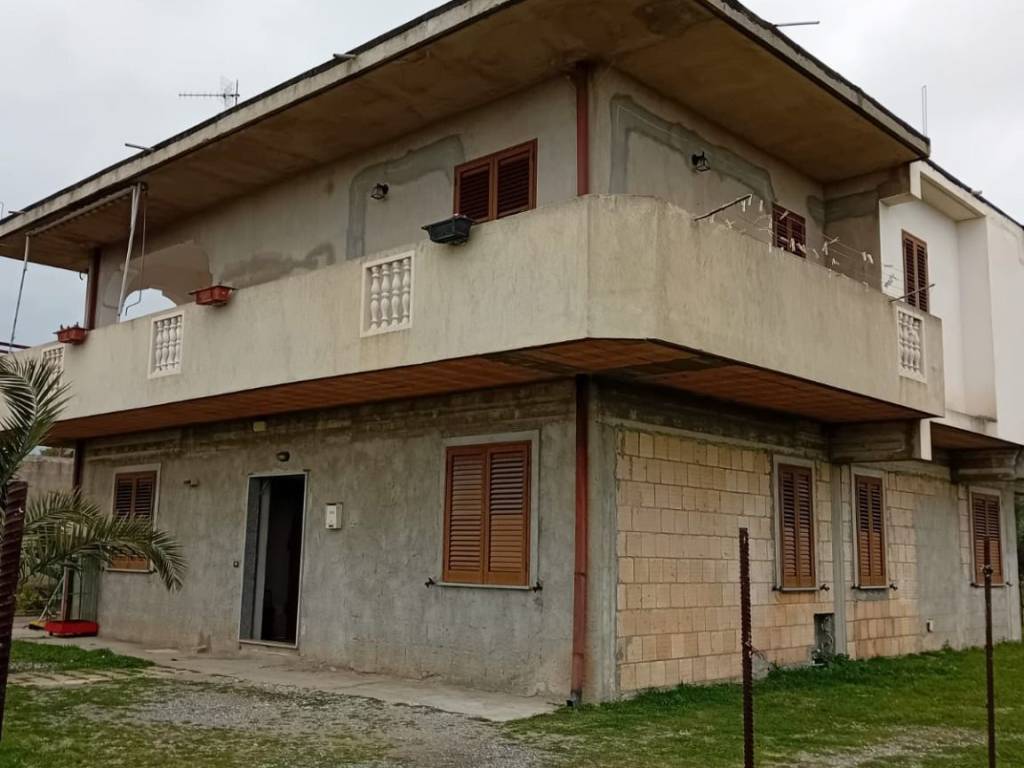 Villa a Bovalino in Via Ugo Foscolo - Foto 3