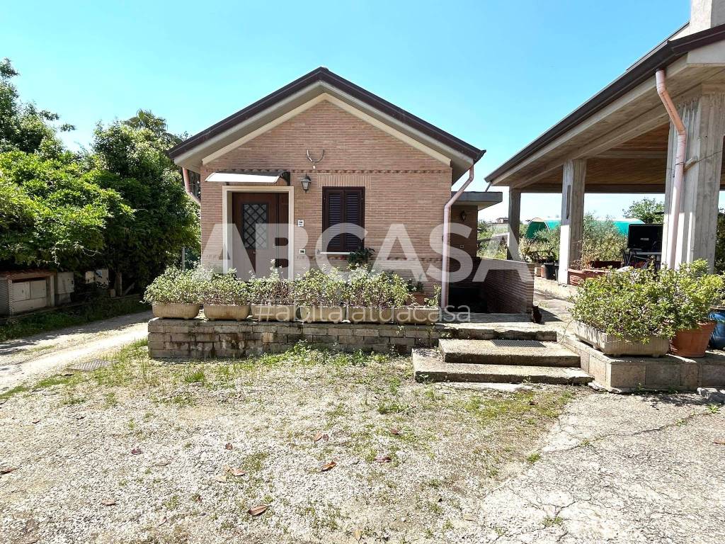 Villa a Cisterna di latina in Corso della Repubblica - Foto 2