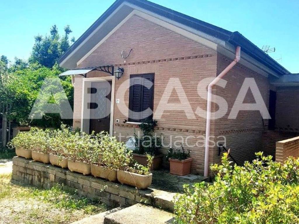 Villa a Cisterna di latina in Corso della Repubblica - Foto 3