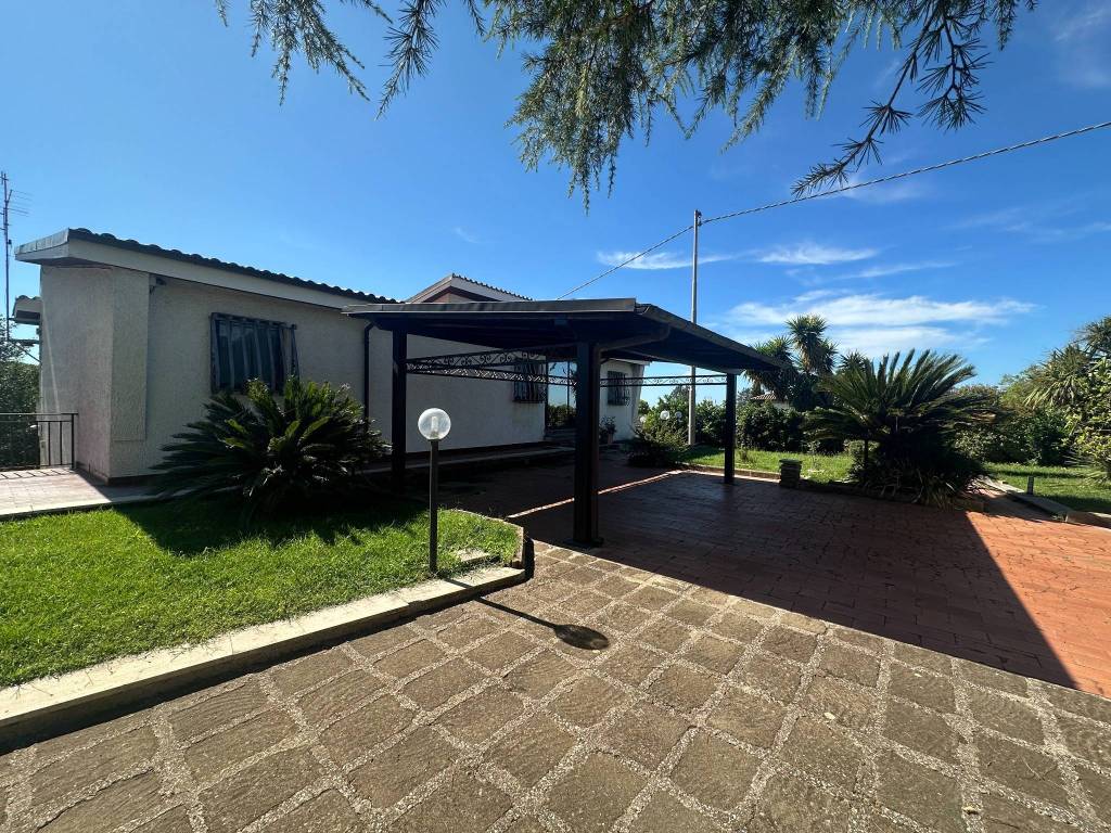 Villa a Aprilia in Via Gavia - Foto 2