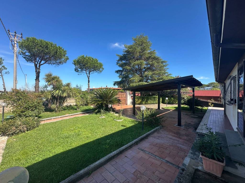 Villa a Aprilia in Via Gavia - Foto 4