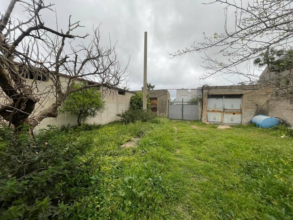 Terreno a Cinisi in Via Generale Carlo Alberto Dalla Chiesa - Foto 2