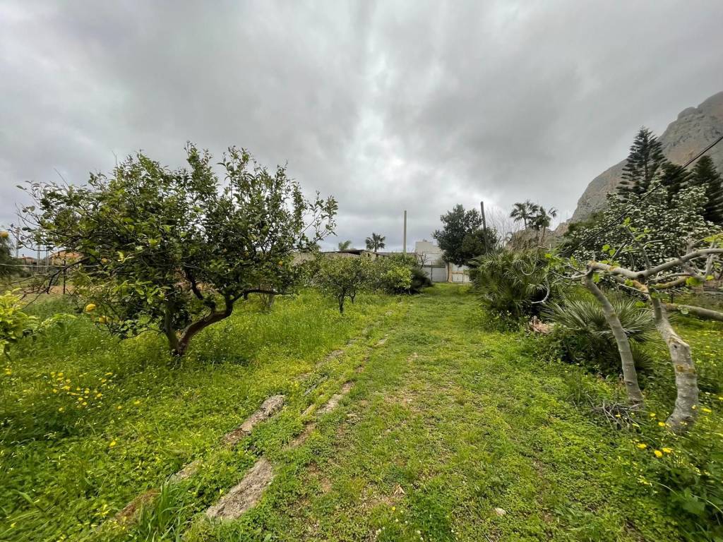 Terreno a Cinisi in Via Generale Carlo Alberto Dalla Chiesa - Foto 3