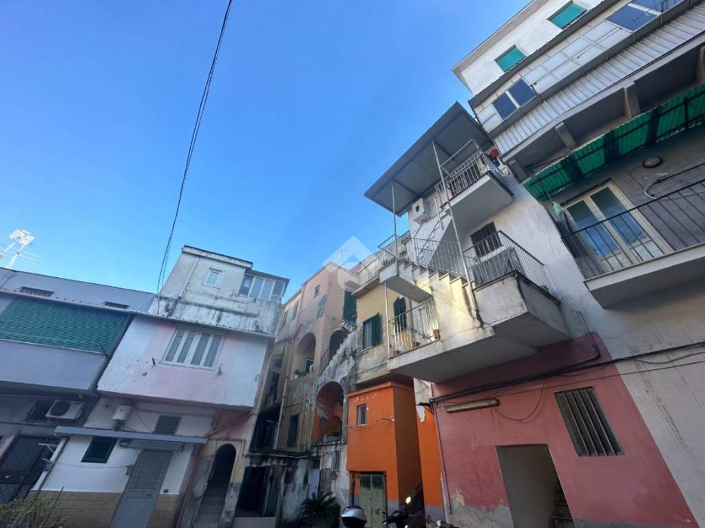Palazzo / stabile a Napoli in Via Principe di Napoli, 12 - Foto 2