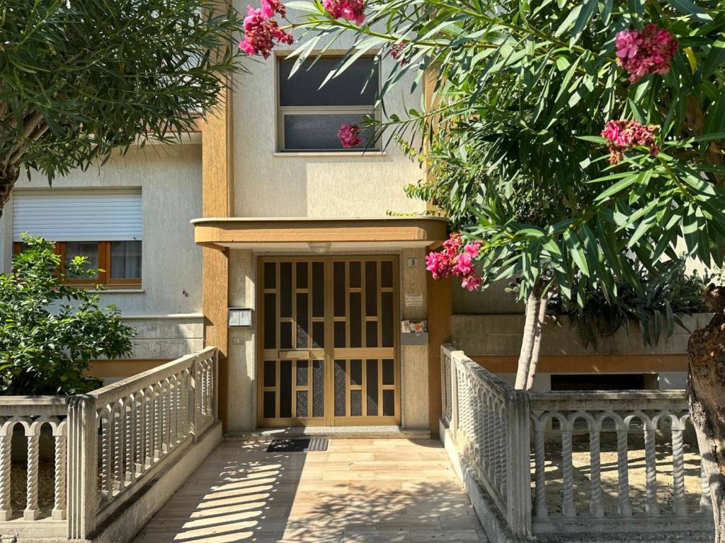 Appartamento a Martinsicuro in Via Vicenza, 5 - Foto 2