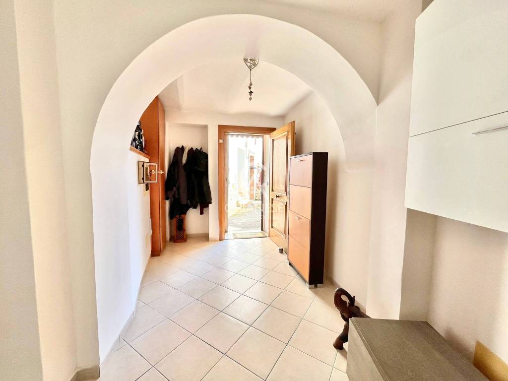 Appartamento a Salerno in Via di Ogliara, 51 - Foto 2