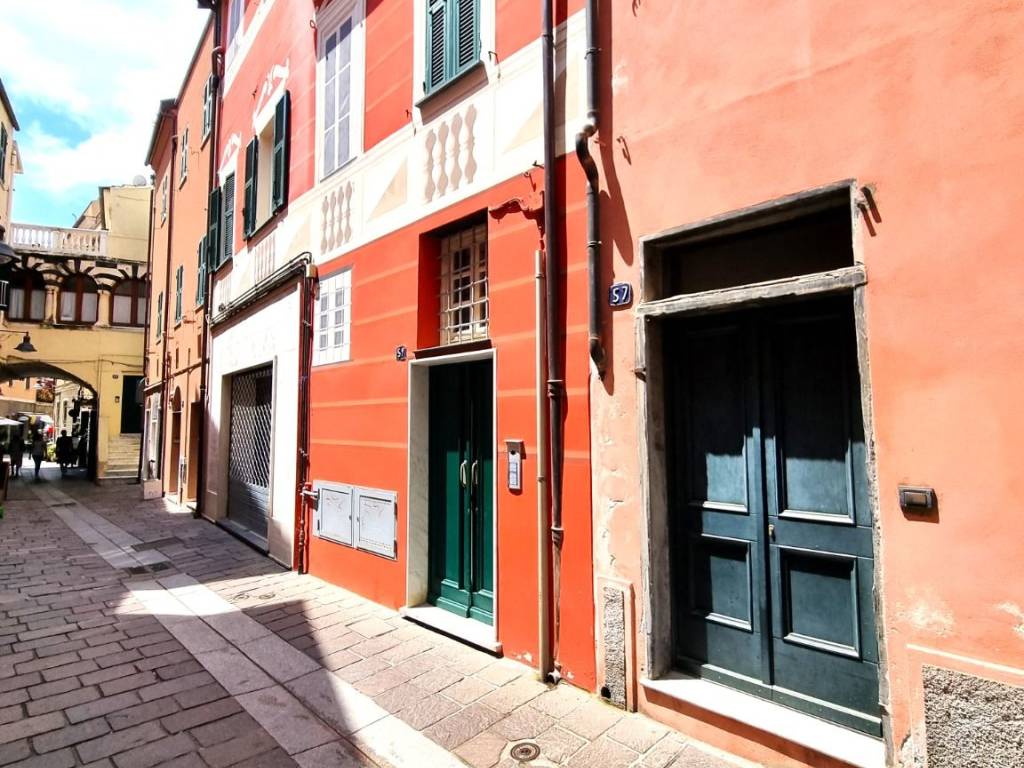 Appartamento a Spotorno in Via Giuseppe Garibaldi - Foto 2