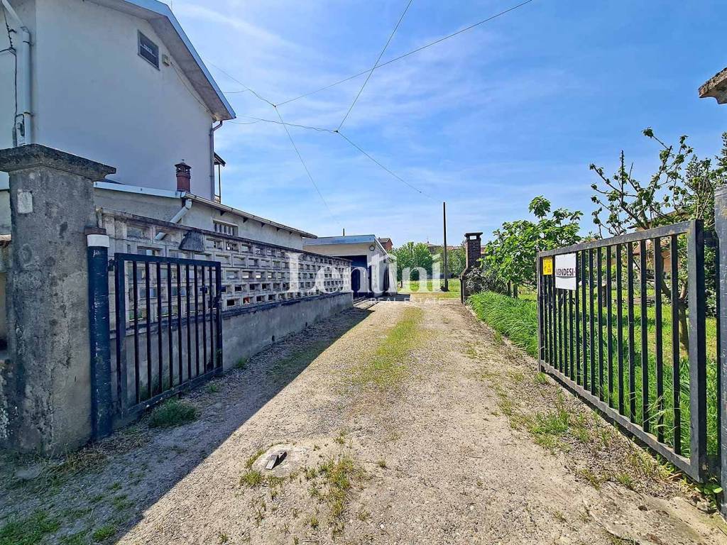 Villa a Casale monferrato in Via Pietro De Giovanni, 7 - Foto 2