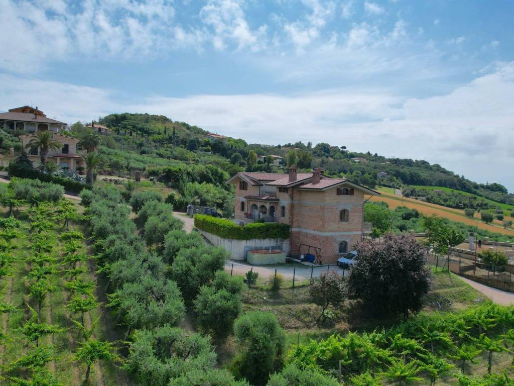 Villa a Colonnella in Via delle Sorgenti - Foto 2