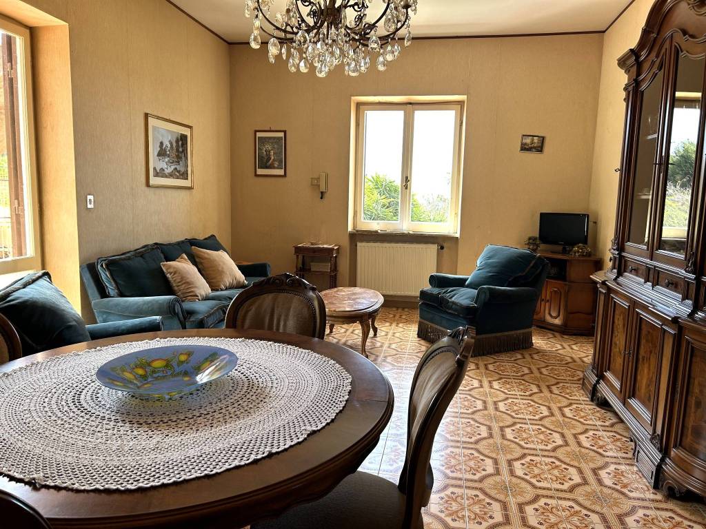 Appartamento a Fara in sabina in Via Farense - Foto 4