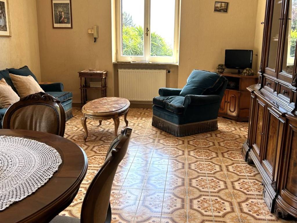 Appartamento a Fara in sabina in Via Farense - Foto 5