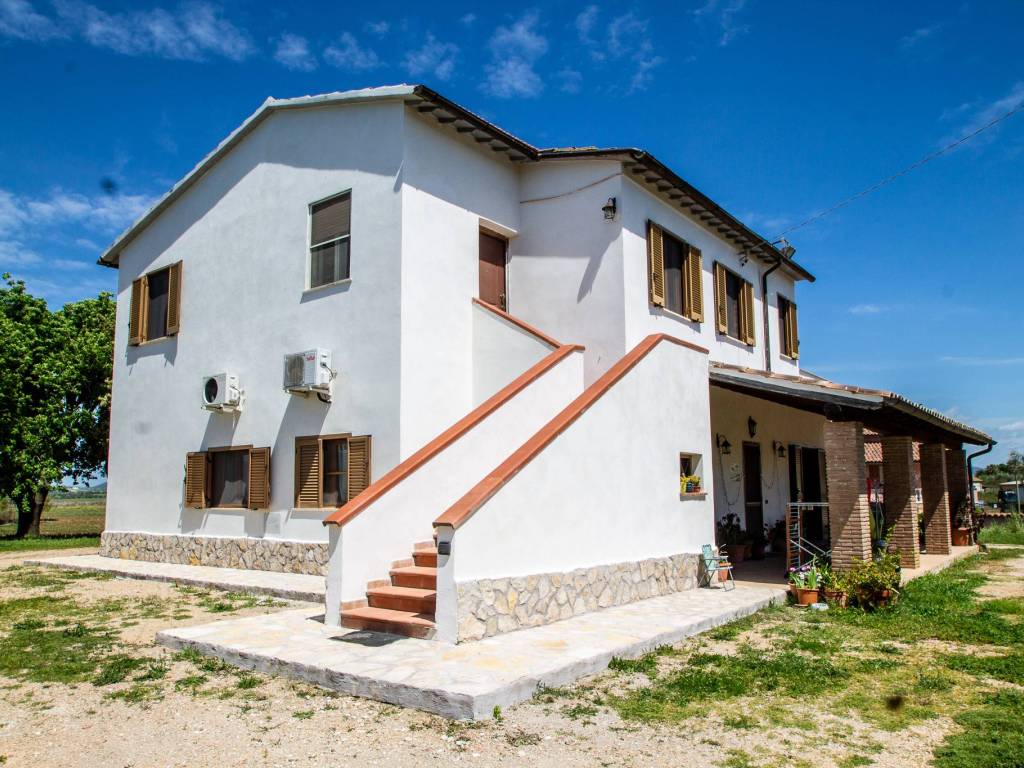 Villa a Montalto di castro in Strada Provinciale Pescia Romana - Foto 2