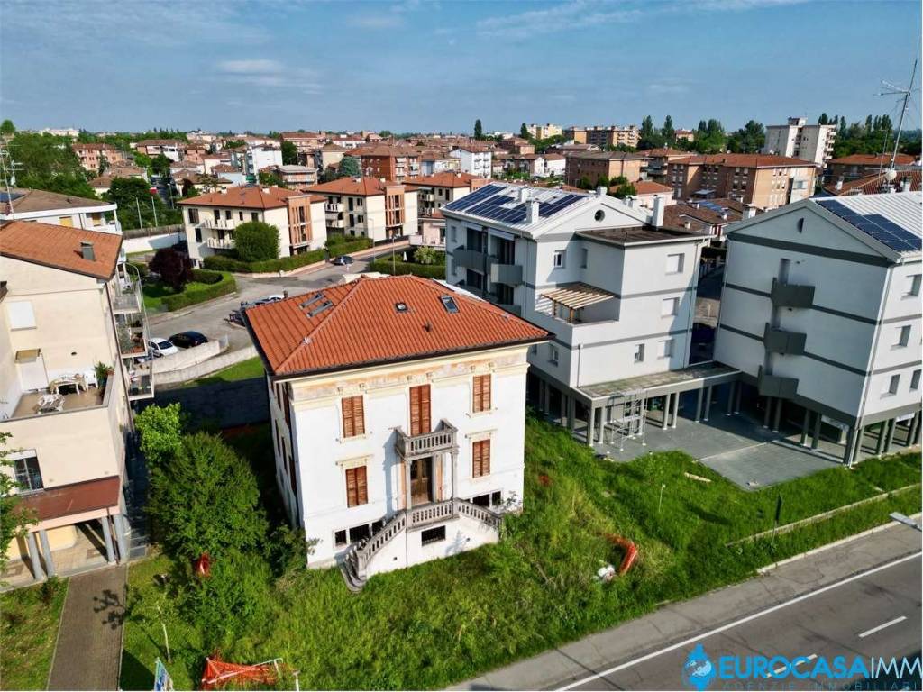 Casa indipendente a Carpi in Via Roosevelt, 17 - Foto 2