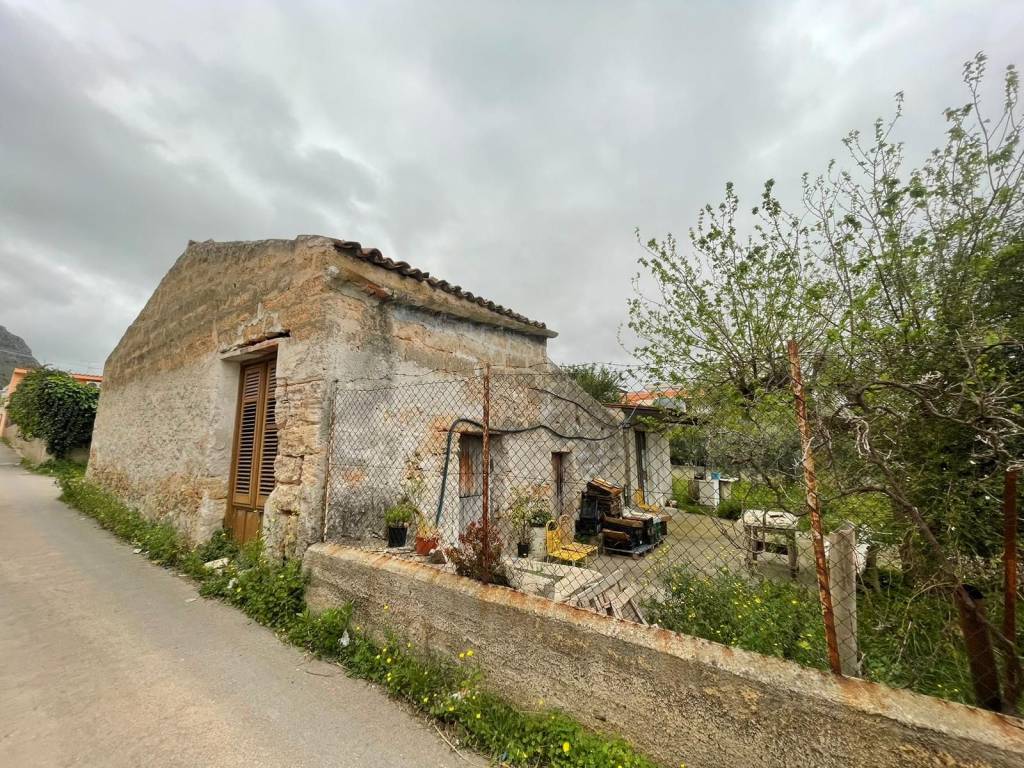 Terreno a Cinisi in Via Generale Carlo Alberto Dalla Chiesa - Foto 4