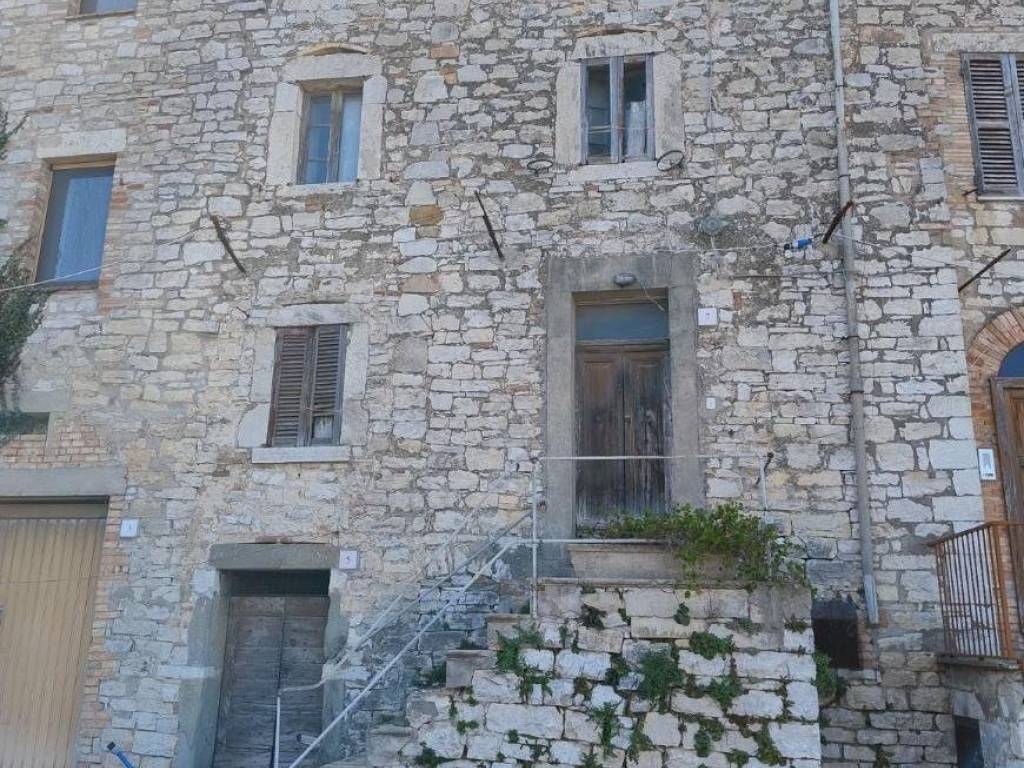 Casa indipendente a Baschi in Via dell'Impero - Foto 2