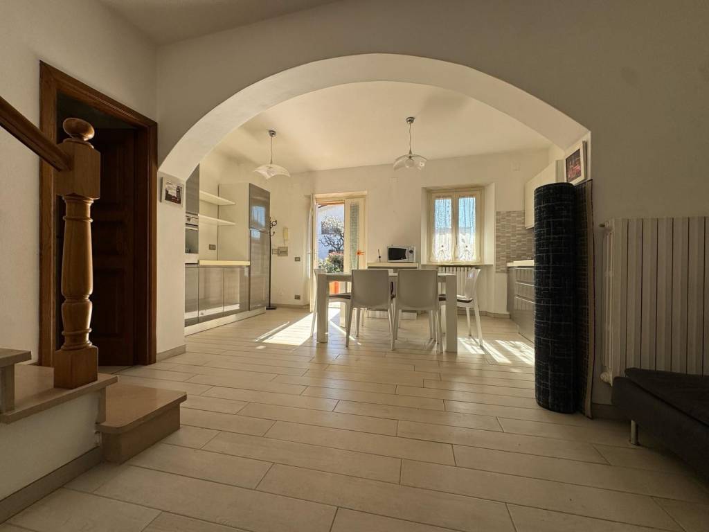 Casa indipendente a Pietrasanta in Via Riccardo Zandonai - Foto 2