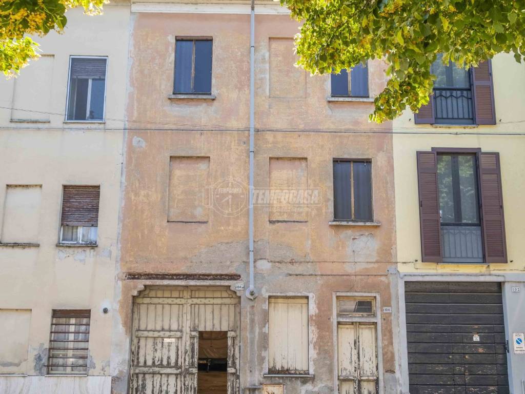 Casa indipendente a Galliate in Viale Leonardo Da Vinci - Foto 2