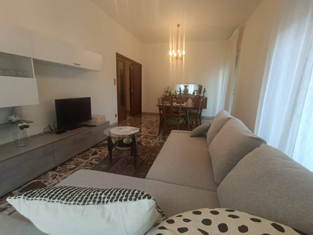 Appartamento a Giarre in Via Massimo d'Azeglio - Foto 2
