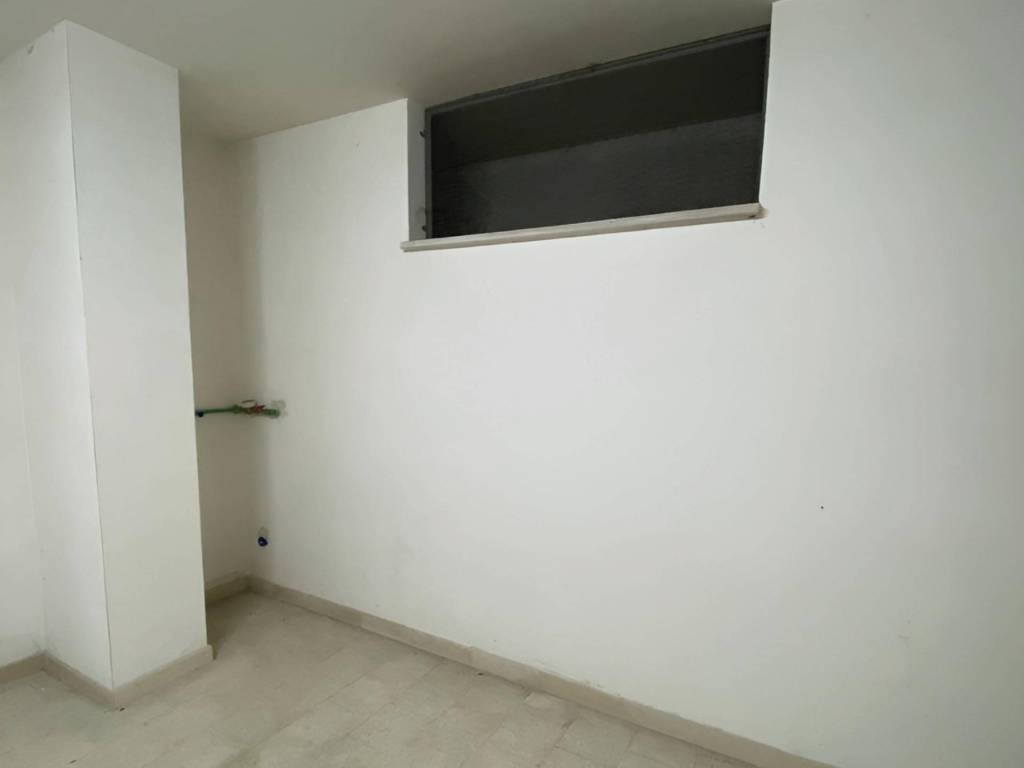 Box / garage a Manfredonia in Via Alberto Moravia - Foto 3