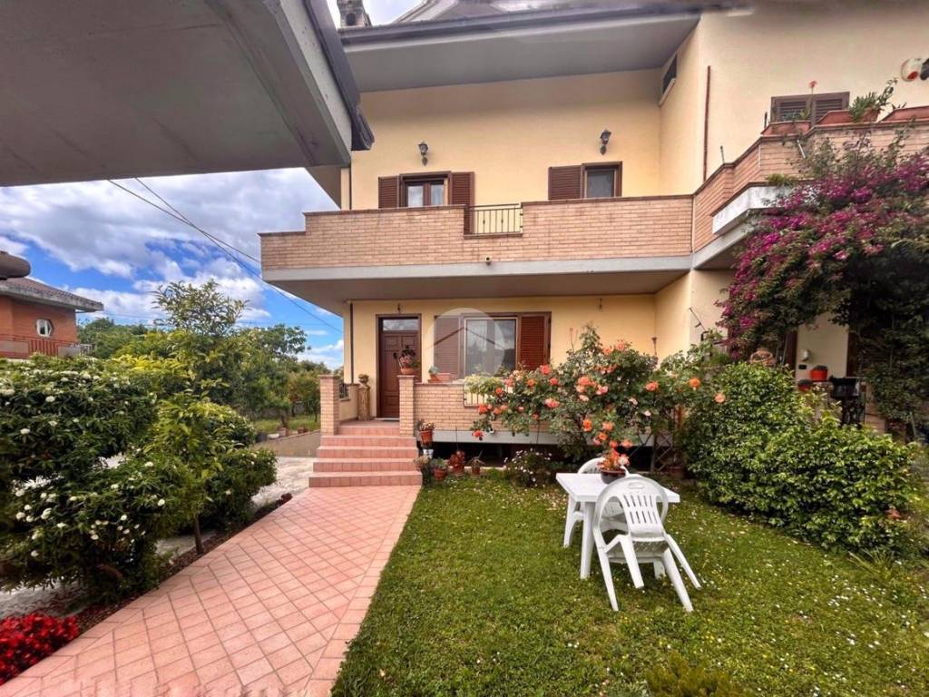 Villa a Cepagatti in Via Elsa Morante, 33 - Foto 2