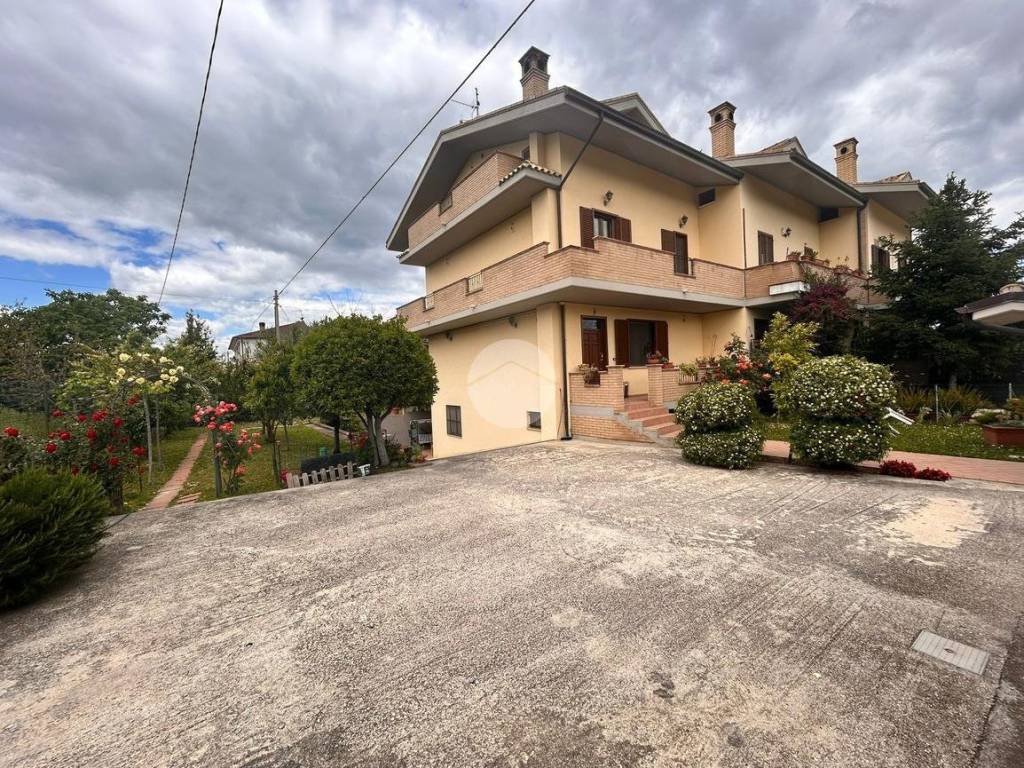 Villa a Cepagatti in Via Elsa Morante, 33 - Foto 3