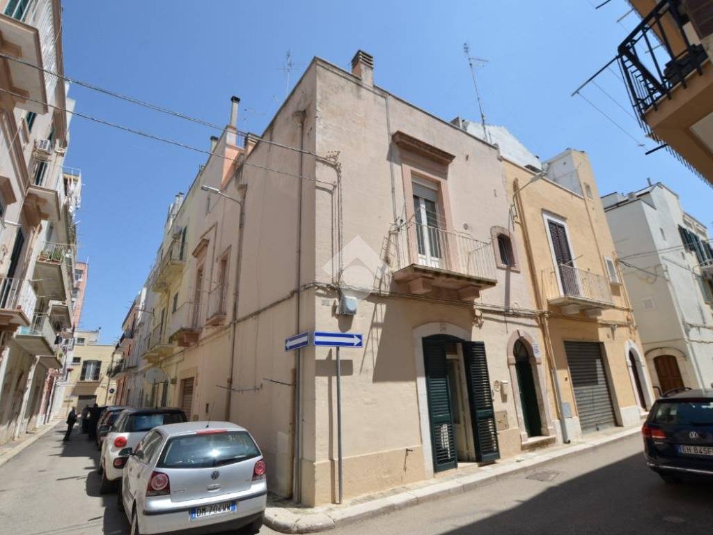 Casa indipendente a Gioia del colle in Via Michelangelo Buonarroti, 32 - Foto 2