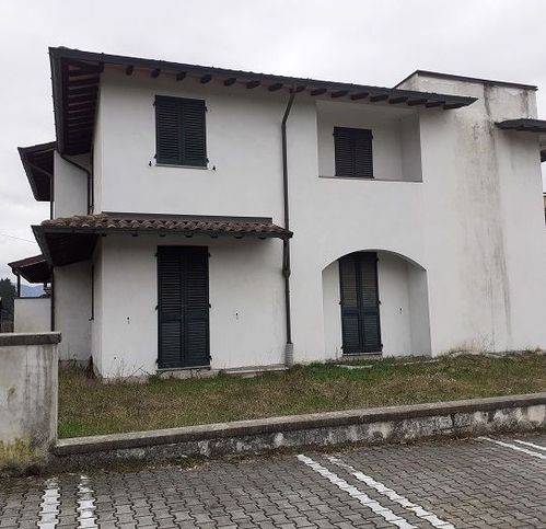 Casa indipendente a Barga in Via Pietro Funai - Foto 2