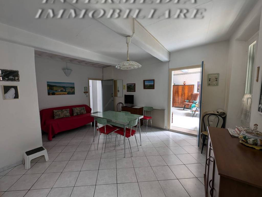 Appartamento a Montevarchi in Via Poggio Bracciolini - Foto 2