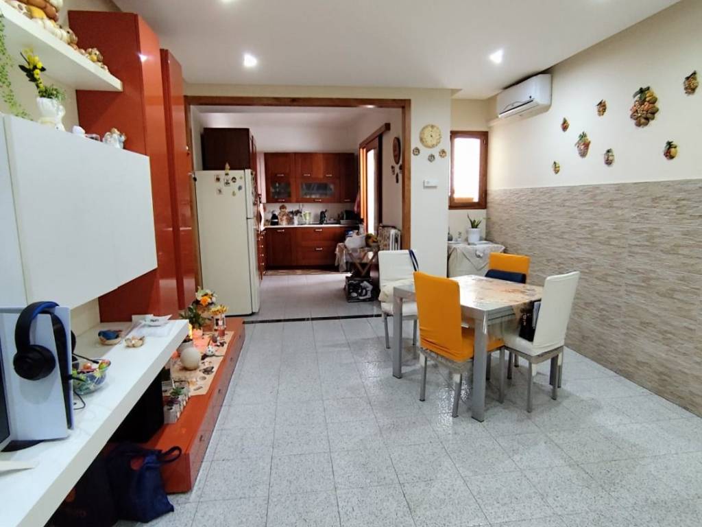 Appartamento a Taranto in Via Ugo Foscolo - Foto 4
