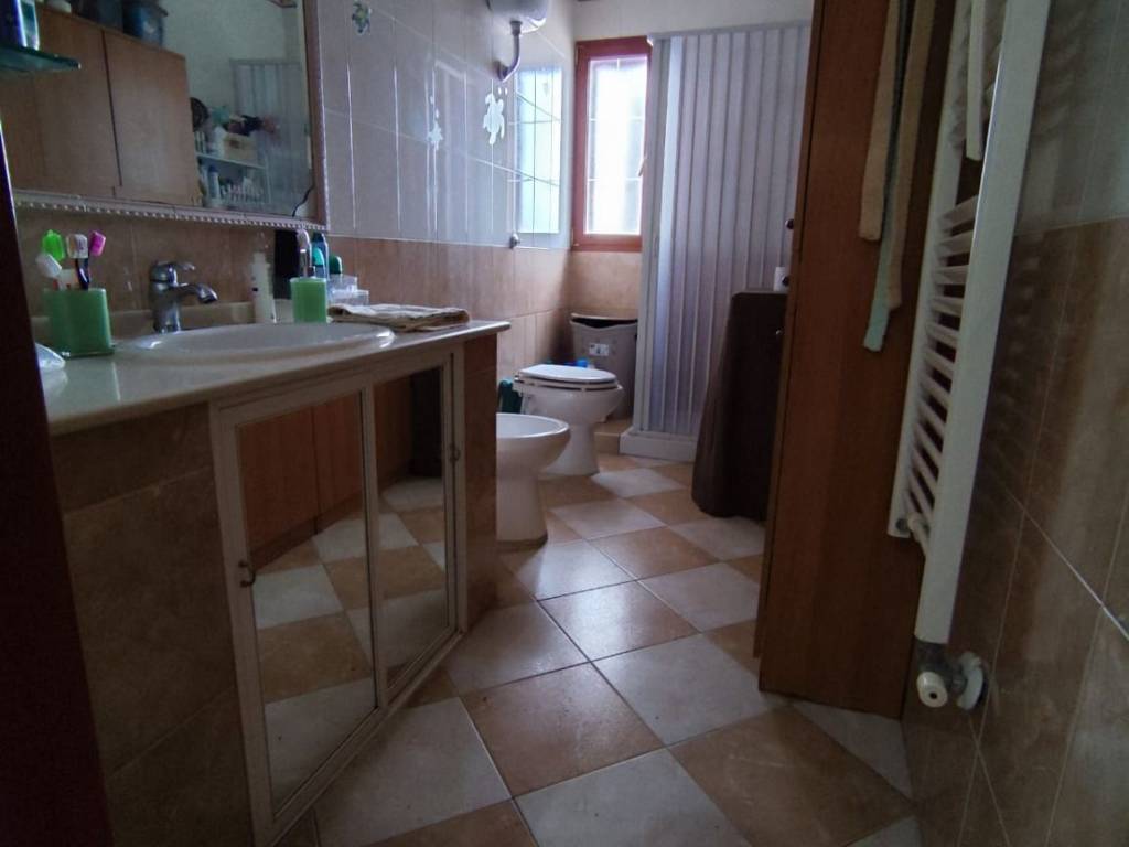 Appartamento a Taranto in Via Ugo Foscolo - Foto 5