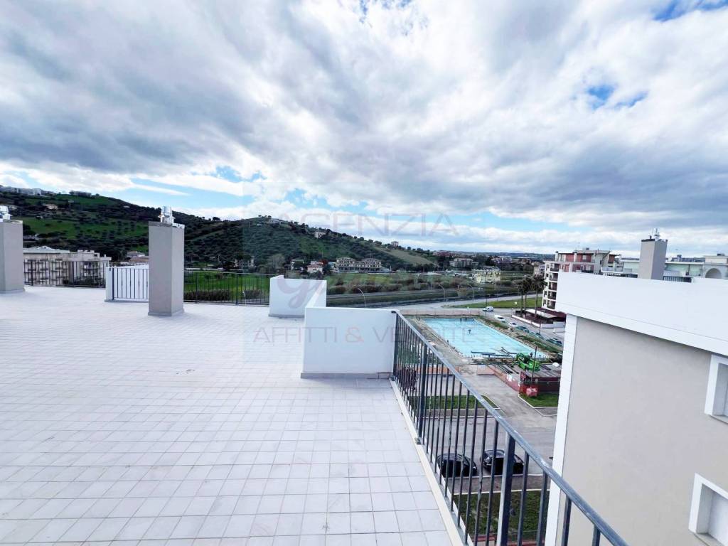 Attico / mansarda a Alba adriatica in Via Ercole Falò, 25 - Foto 4