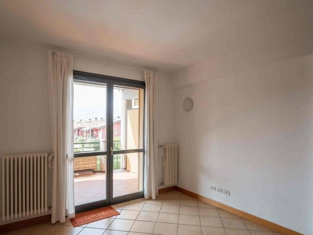 Appartamento a Desenzano del garda in Via Daniele Comboni - Foto 4