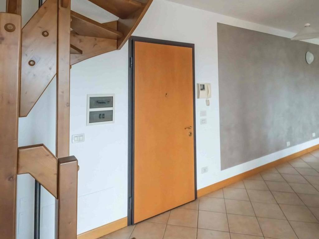 Appartamento a Desenzano del garda in Via Daniele Comboni - Foto 5