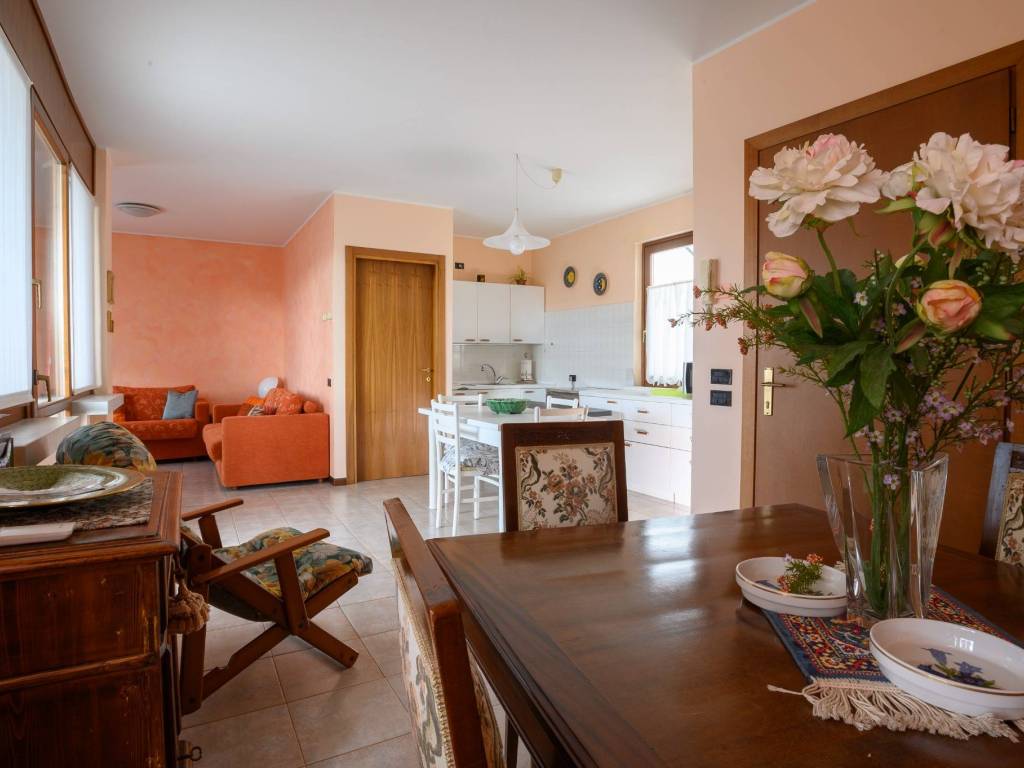 Appartamento a Desenzano del garda in Via Giulio Cesare, 28 - Foto 2