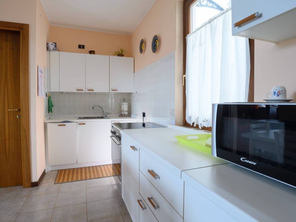 Appartamento a Desenzano del garda in Via Giulio Cesare, 28 - Foto 5