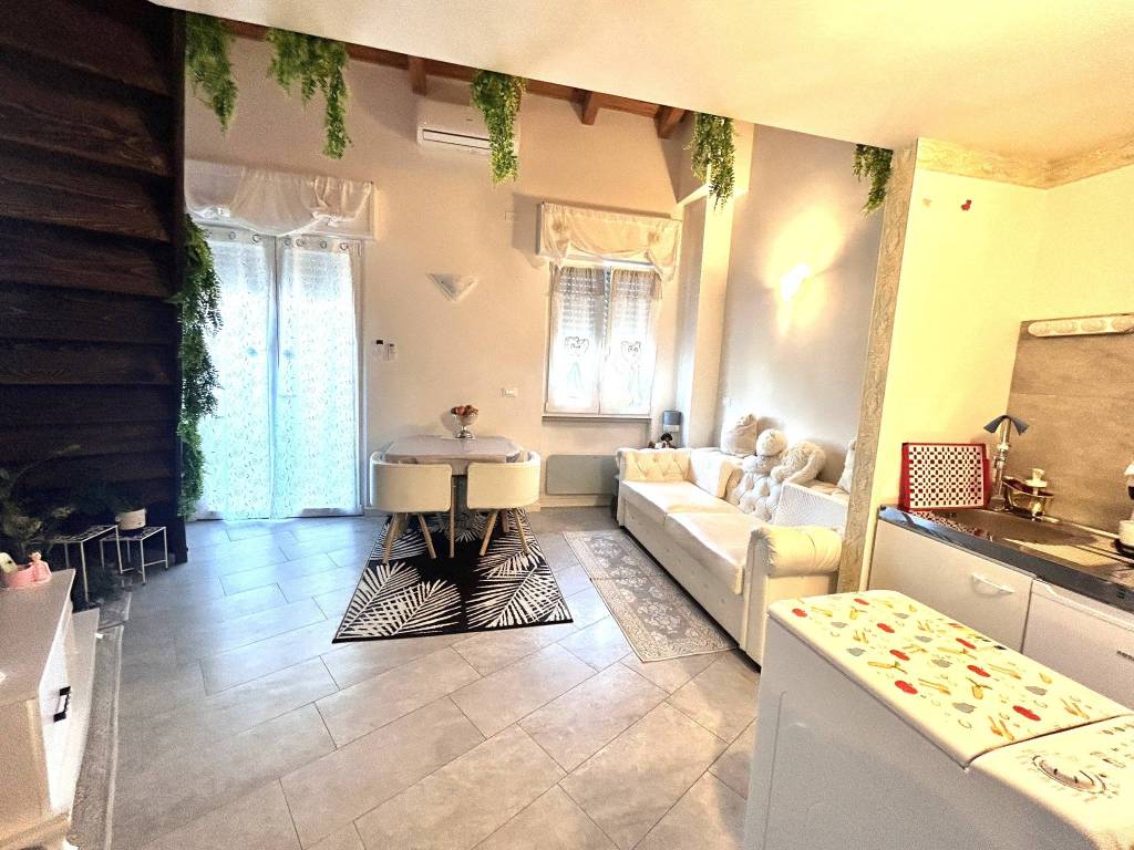 Appartamento a Sirmione in Via Alfonso La Marmora - Foto 3