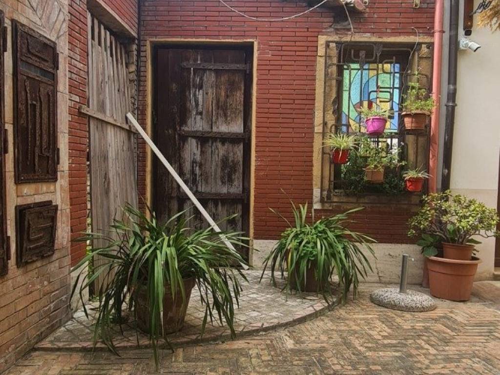 Villa a Vibo valentia in Via Milite Ignoto, 1 - Foto 5