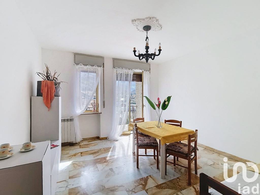 Appartamento a Saint-vincent in Via AbbÃ¨ Gorret, 12 - Foto 2