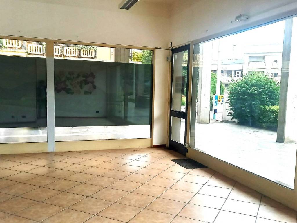 Immobile a Montegrotto terme in Viale Stazione - Foto 4