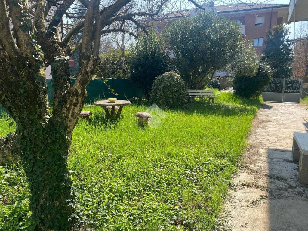 Villa a Udine in Viale bernardino da morcote, 2 - Foto 3