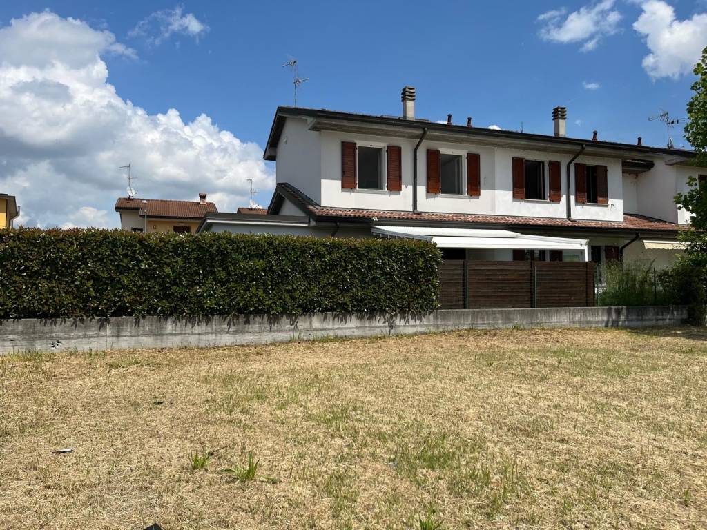 Villetta a schiera a Sant'angelo lodigiano in Viale Trieste - Foto 2