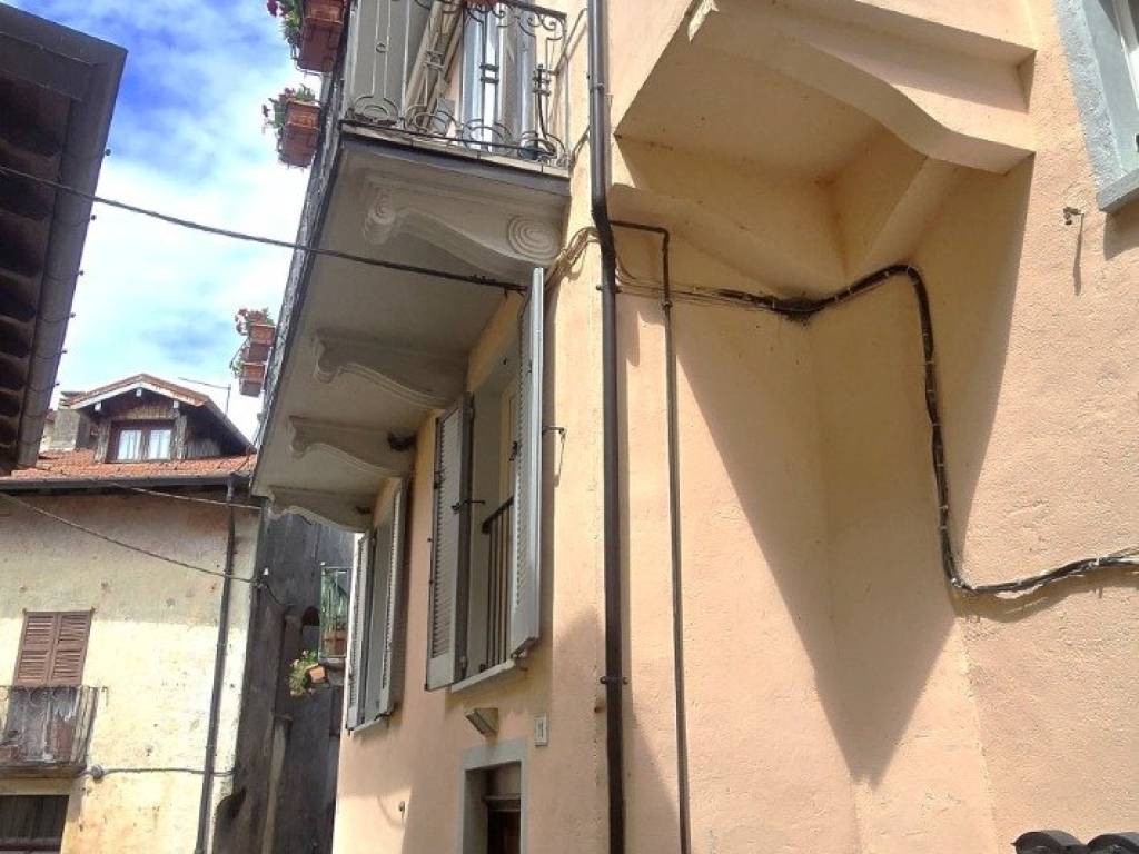 Casa indipendente a Castelveccana in Via Maggiore, 13 - Foto 2