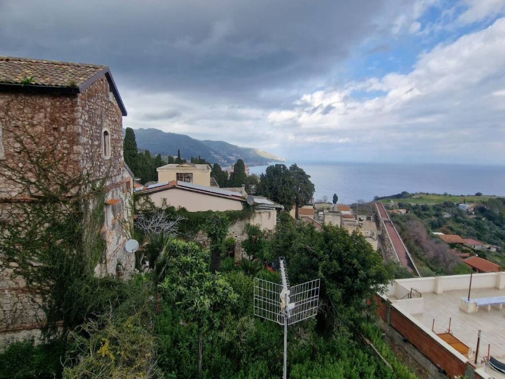 Appartamento a Taormina in VIA EUGENIO MONTALE 10 - Foto 3