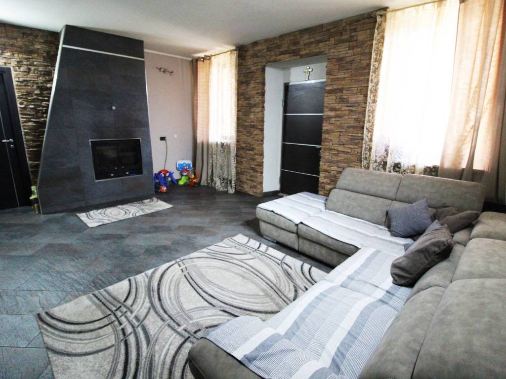 Appartamento a Gorla minore in Via Roma, 11 - Foto 2