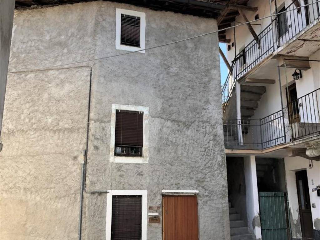 Villa a Luino in VIA DEI LORI, 1 - Foto 4