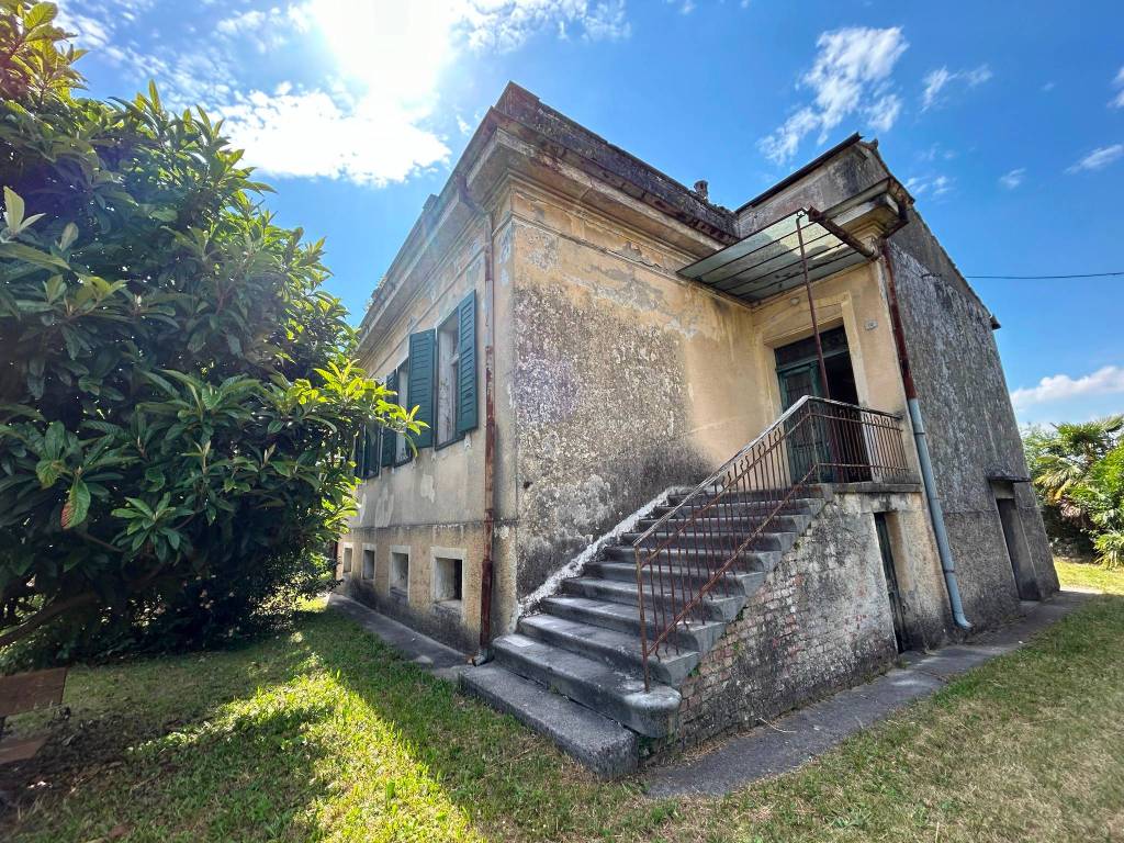 Villa a Gradisca d'isonzo in Viale Trieste, 112 - Foto 3